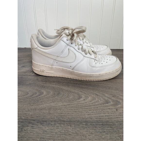 Nike Air Force 1 White Low Top Women's Size 9 Classic AF1 Sneakers DD8959-100 - Picture 3 of 6